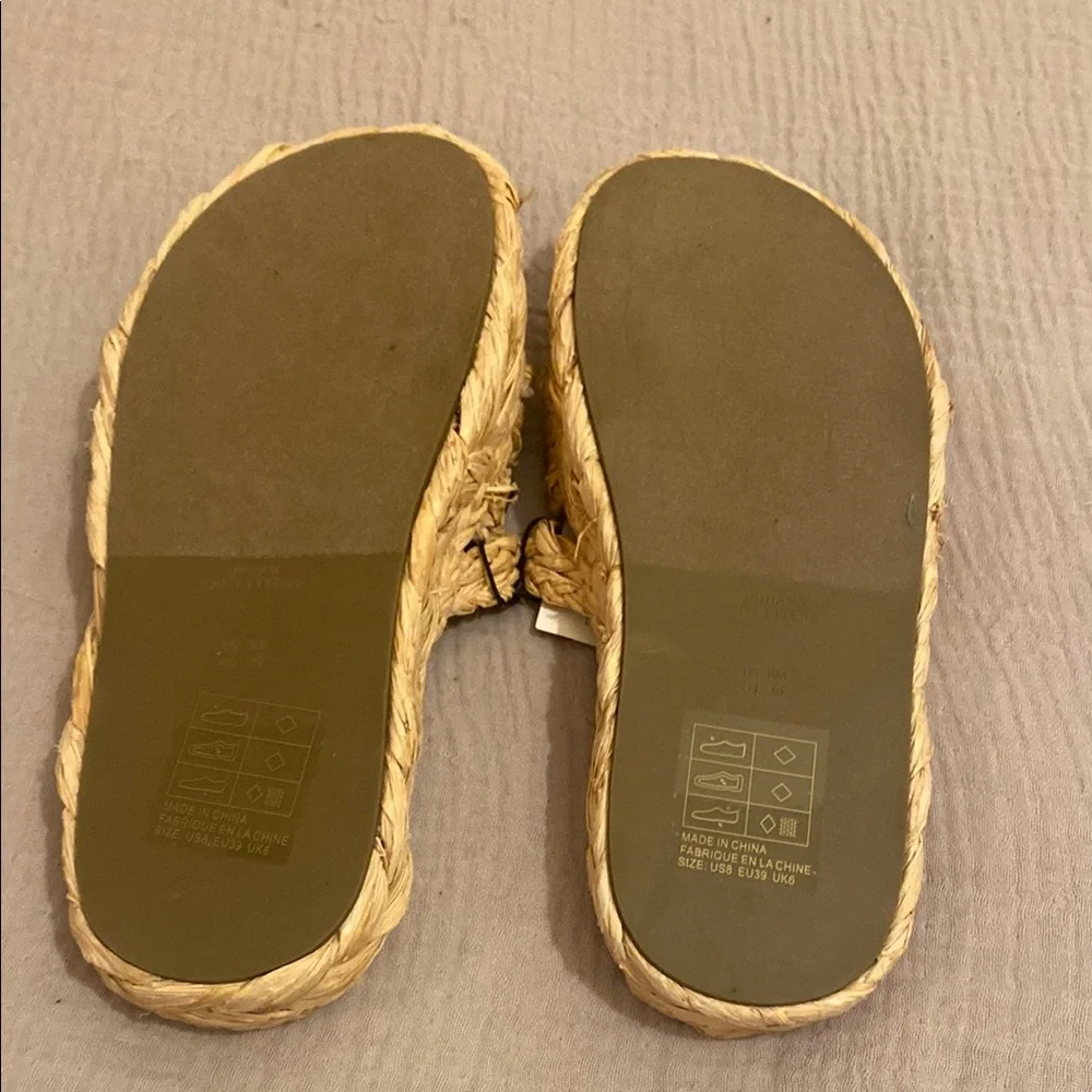 Urban Outfitters Natural Woven Slide Sandals. Size 8 . New